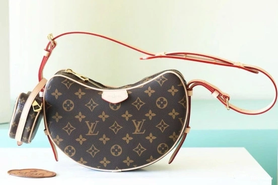 Affordable MM Croissant LOUIS VUITTON 0719